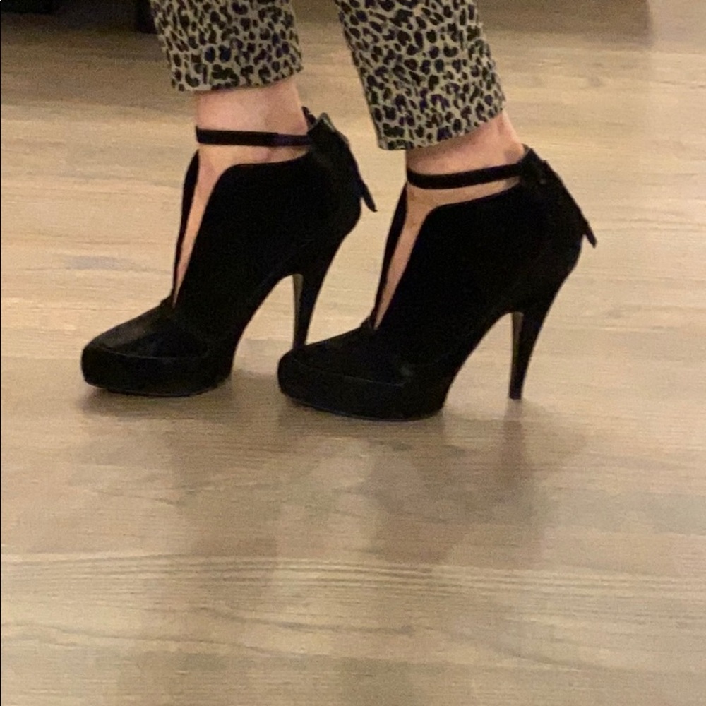 Givenchy 👠 - Picture 2 of 9